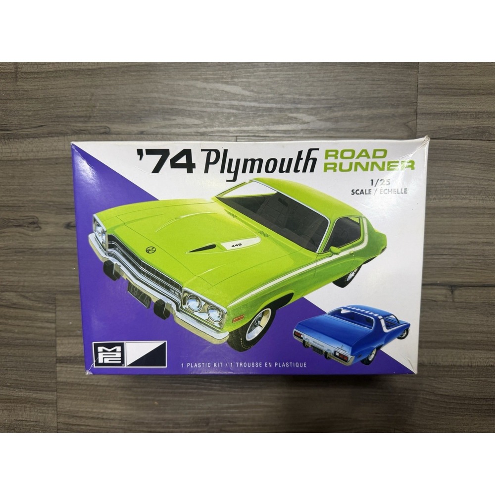 MPC '74 Plymouth Road Runner 1/25 Model Kit Built Assembled Blue
